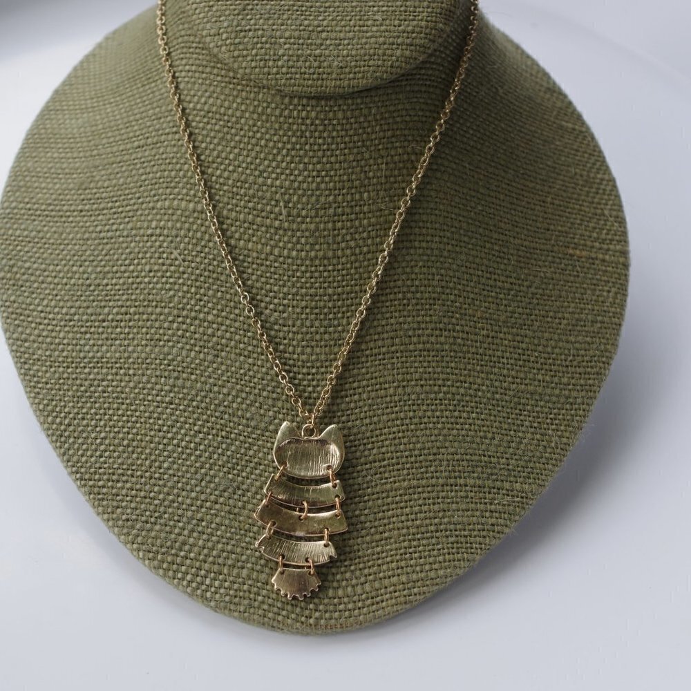 Women`s gold tone colorful owl necklace. 16 inches - Picture 2 of 5